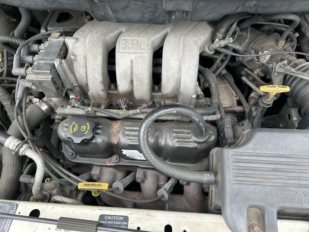 2000 Chrysler Town and Country 9