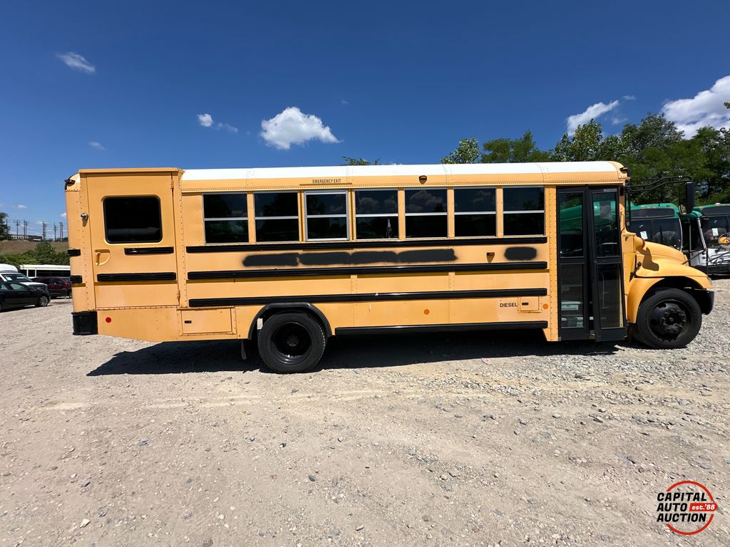 2009 IC BUS CE Series 13