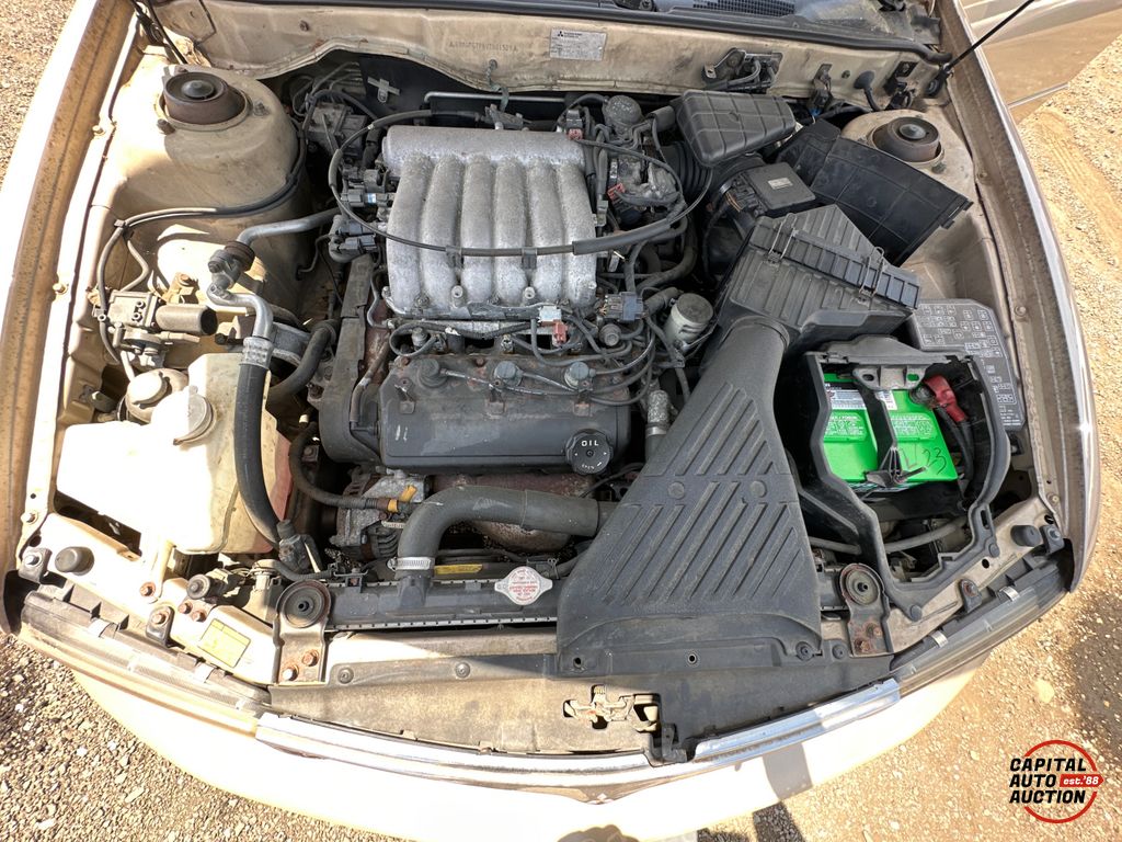 2000 Mitsubishi Diamante 9