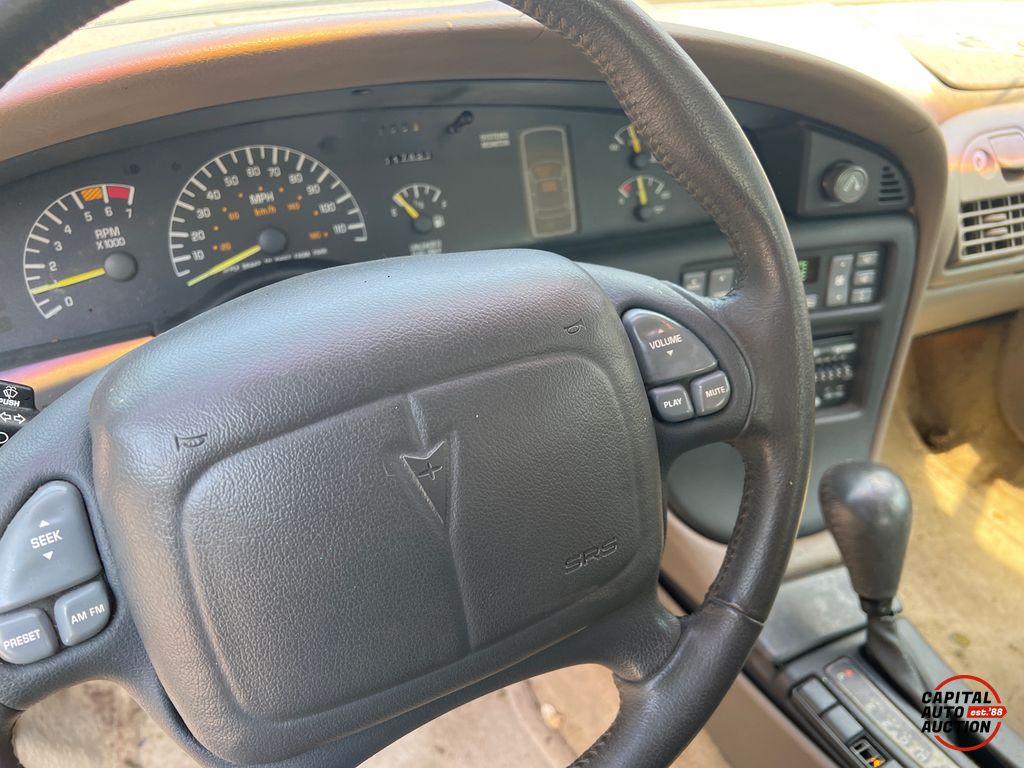 1998 Pontiac Bonneville 10