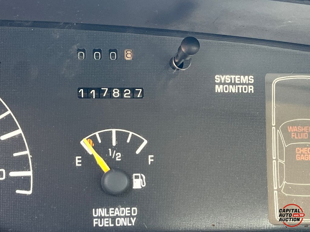 1998 Pontiac Bonneville 4