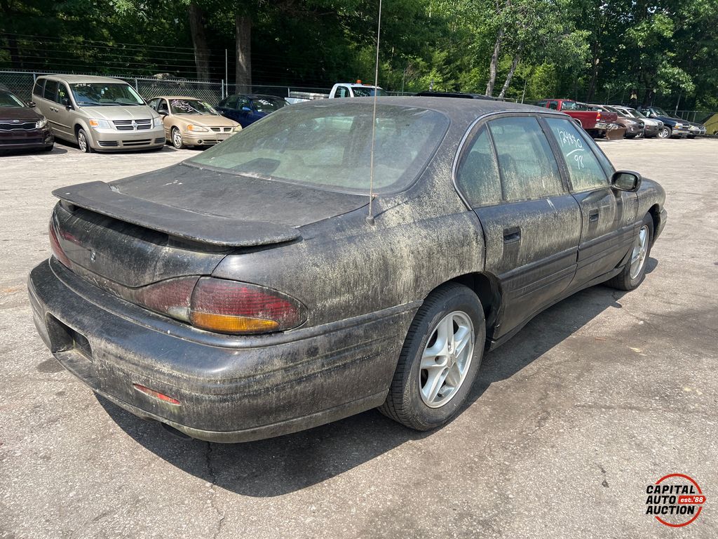 1998 Pontiac Bonneville 3