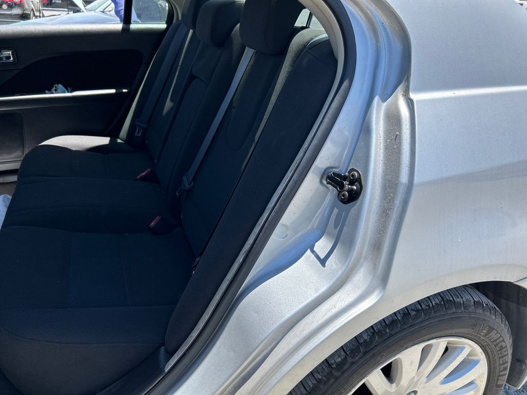 2010 Ford Fusion Hybrid 8