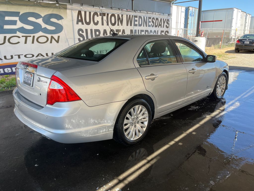 2010 Ford Fusion Hybrid 3