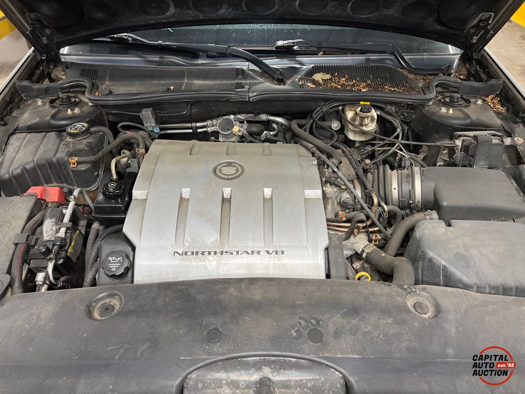 2005 Cadillac DeVille 9