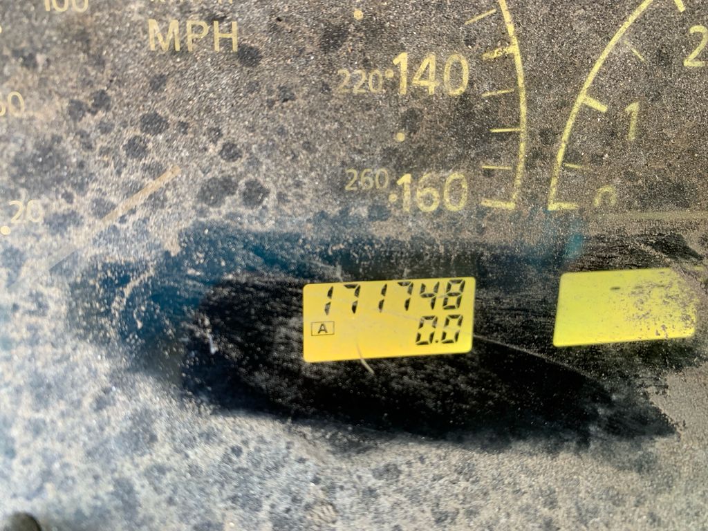 2002 Infiniti I35 4