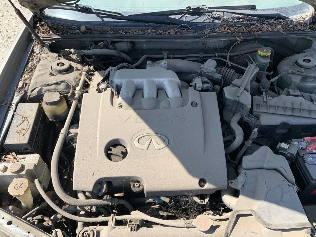 2002 Infiniti I35 9