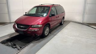 1999 Chrysler Town and Country