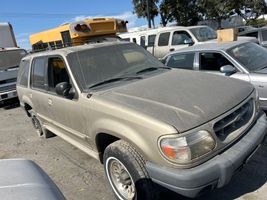 2000 Ford Explorer