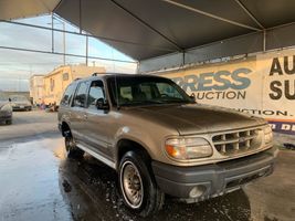 2000 Ford Explorer