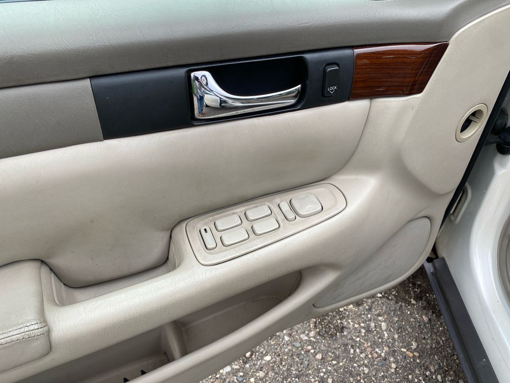2000 CADILLAC SEVILLE 11