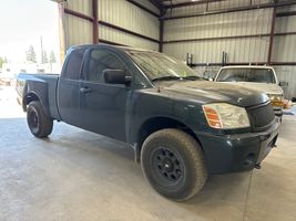 2004 NISSAN Titan