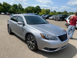 2013 Chrysler 200