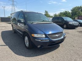 2000 Chrysler Town and Country