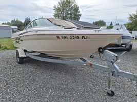 2001 SEA RAY Bow Rider