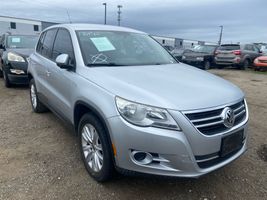 2009 VOLKSWAGEN Tiguan