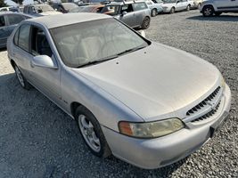 2001 NISSAN Altima