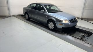 2004 VOLKSWAGEN Passat