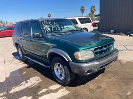 2000 Ford Explorer