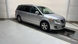 2011 VOLKSWAGEN Routan