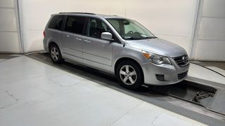 2011 VOLKSWAGEN Routan