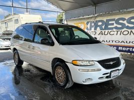 1998 Chrysler Town and Country