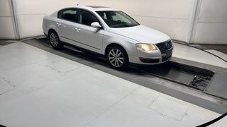 2010 VOLKSWAGEN Passat