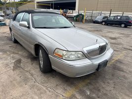 2006 Lincoln Town Car