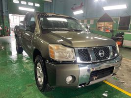 2004 NISSAN Titan