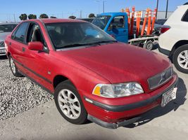 2000 Volvo S40