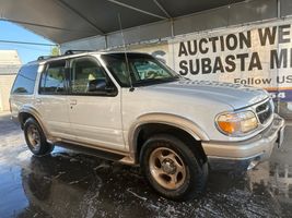 2000 Ford Explorer