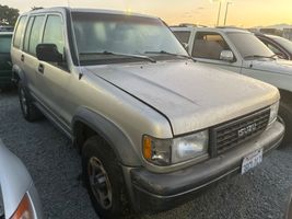 1996 Isuzu Trooper