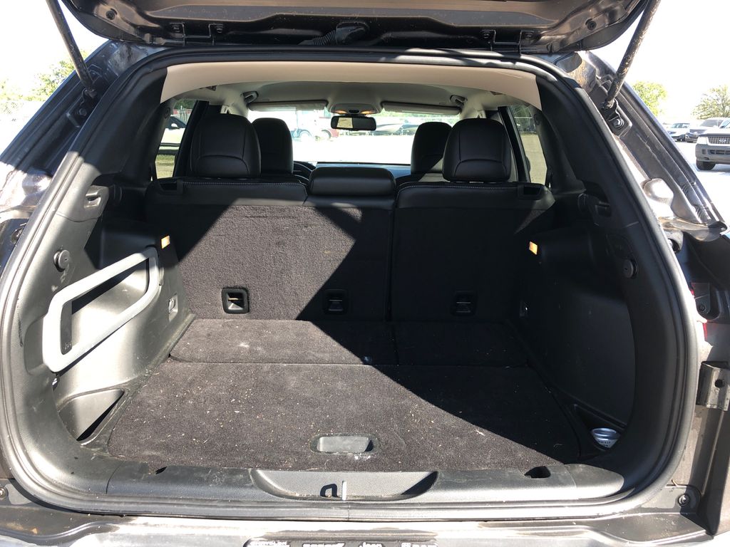 2018 JEEP Cherokee 12