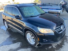 2010 VOLKSWAGEN Tiguan