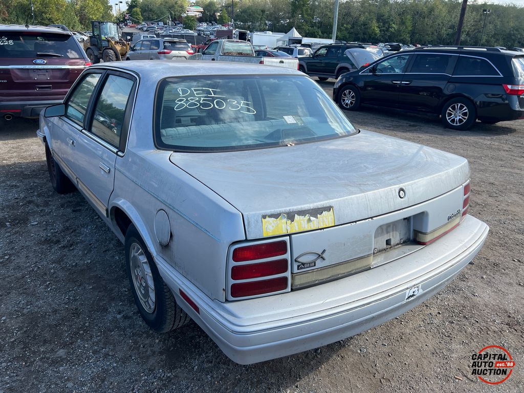 1994 Oldsmobile Cutlass Ciera 2