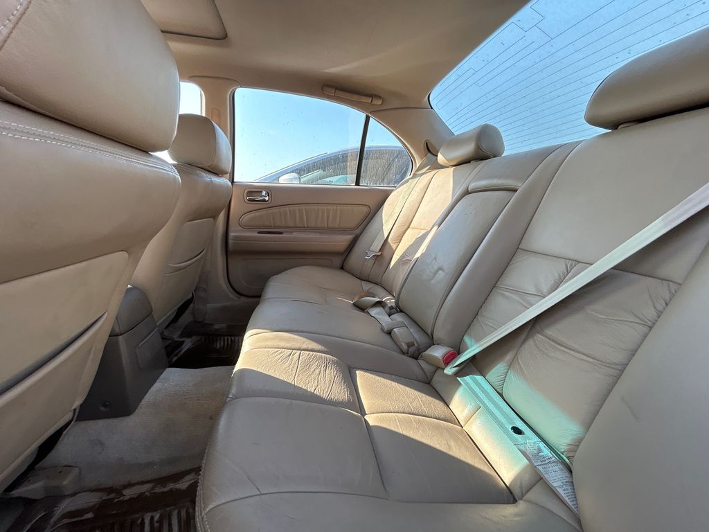 1997 Infiniti I30 8