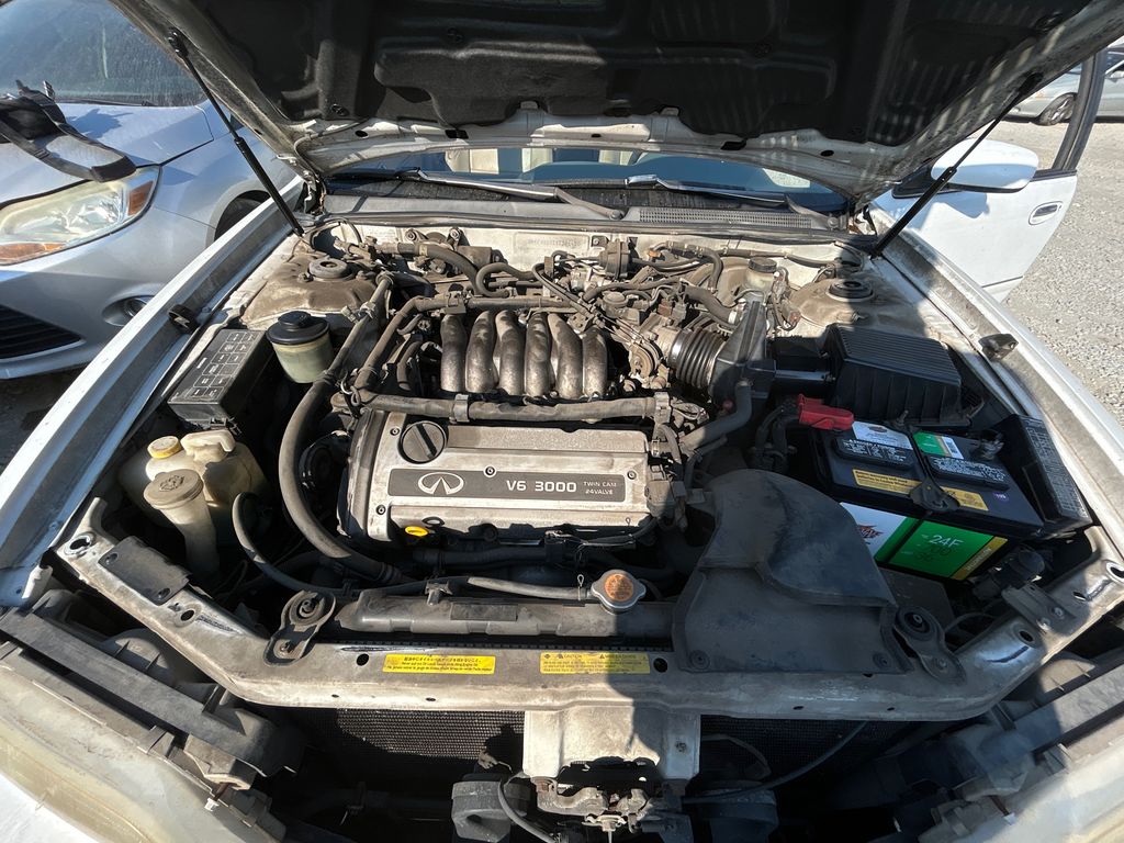 1997 Infiniti I30 9