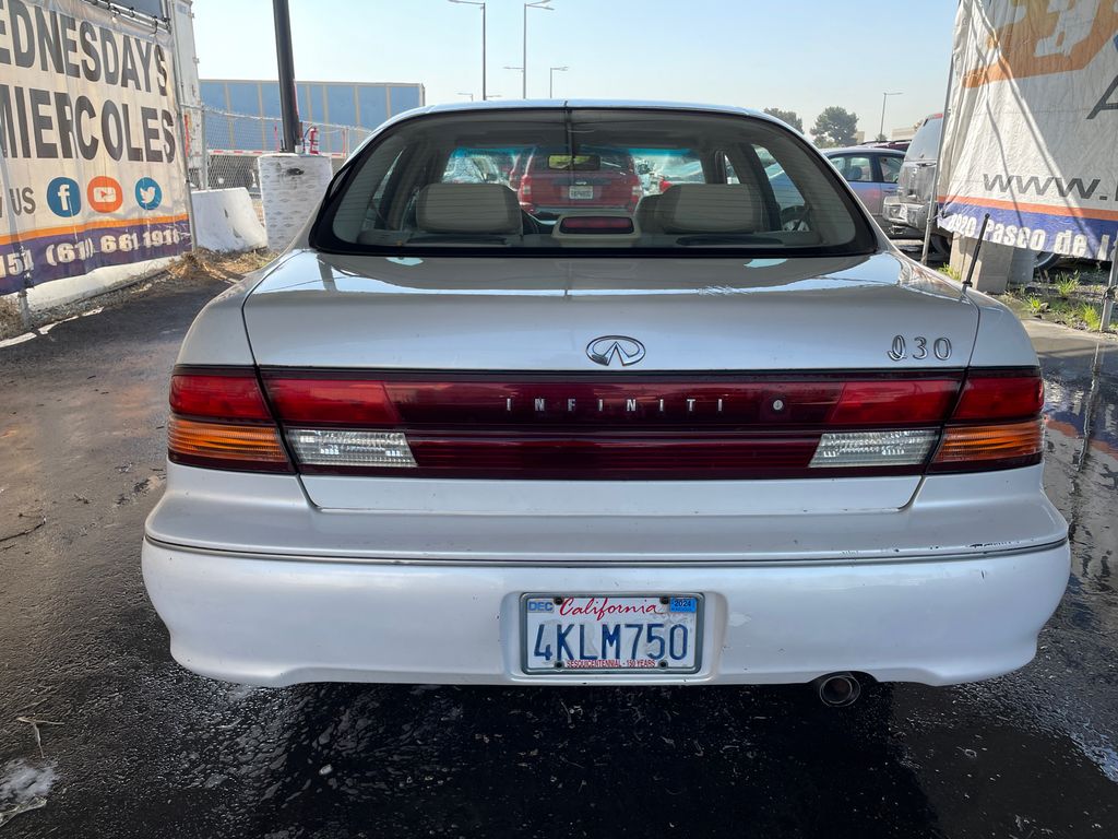1997 Infiniti I30 6