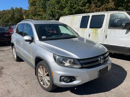 2013 VOLKSWAGEN Tiguan