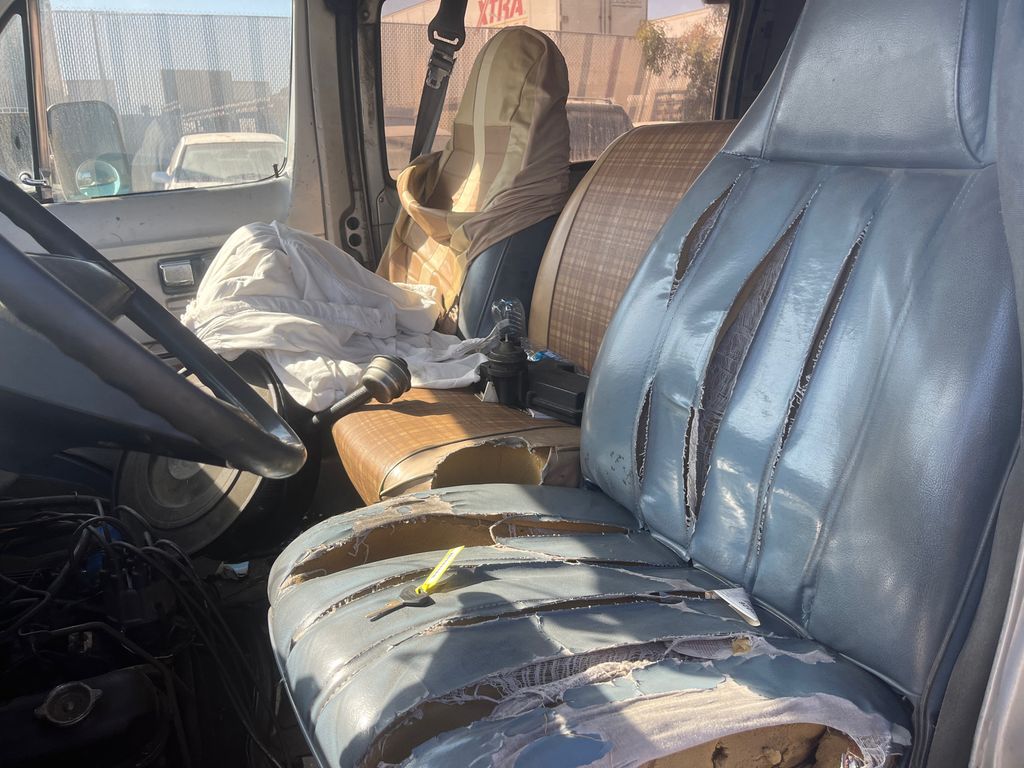 1985 Dodge Ram Van 7