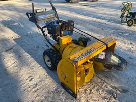 2000 Cub Cadet SNOW BLOWER