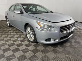 2010 NISSAN MAXIMA