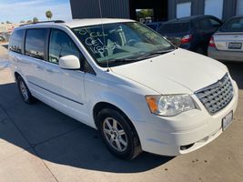 2010 Chrysler Town and Country