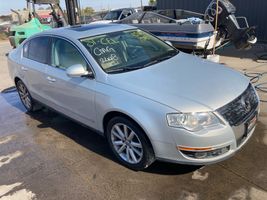 2010 VOLKSWAGEN Passat