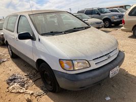 2000 Toyota Sienna