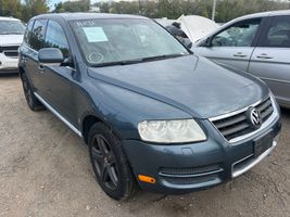 2004 VOLKSWAGEN Touareg