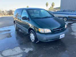 2000 Toyota Sienna