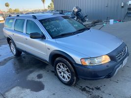 2005 Volvo XC70