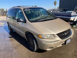 1998 Chrysler Town and Country