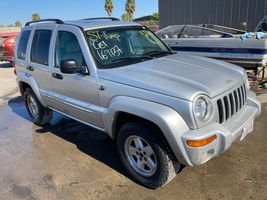 2004 JEEP Liberty